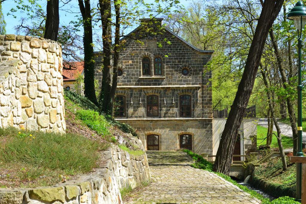 Hotel Pension U Hastrmana Praga Esterno foto